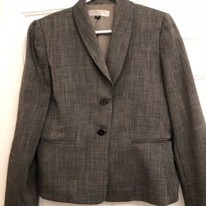 Tahari skirt suit